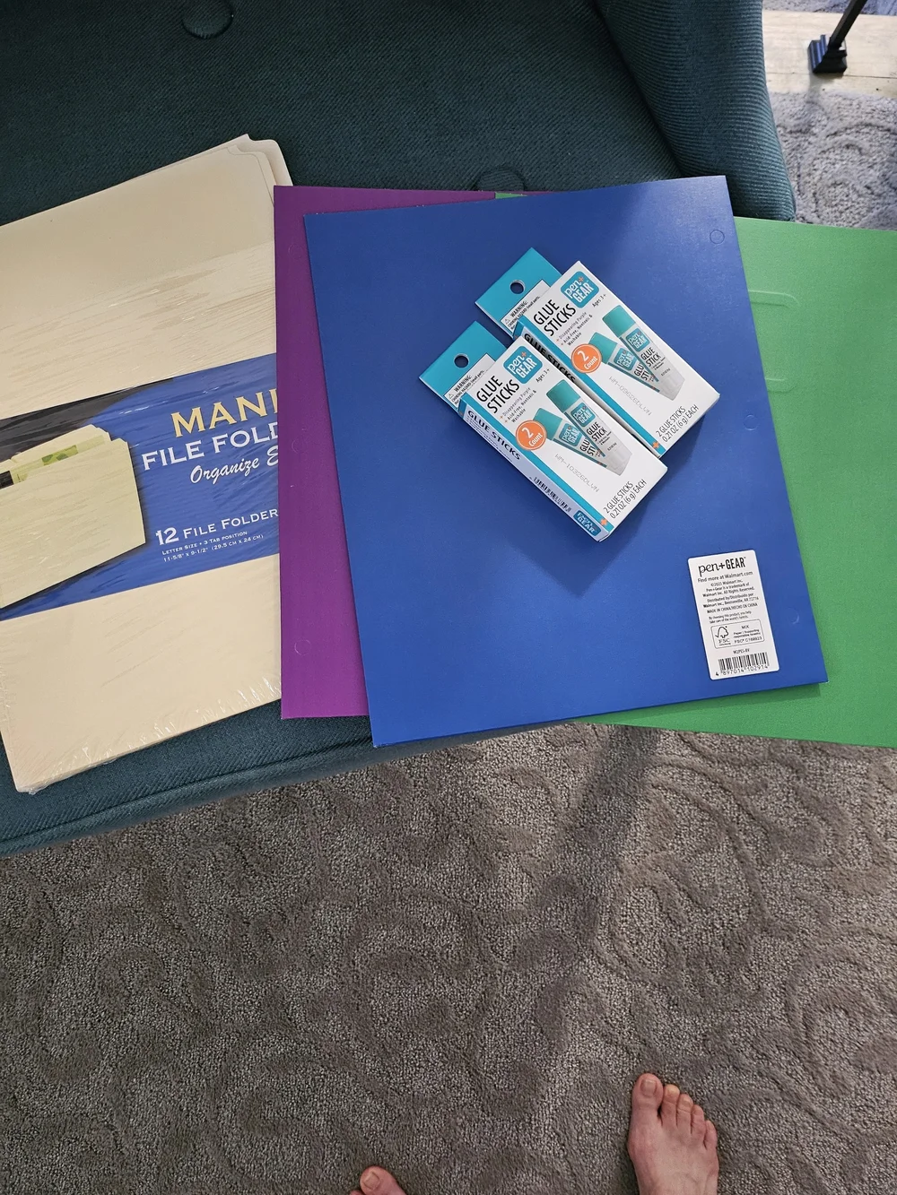 Pen Gear (4) Glue Sticks Manilla File Folders And 3 2 Pocket Back To School Lot.